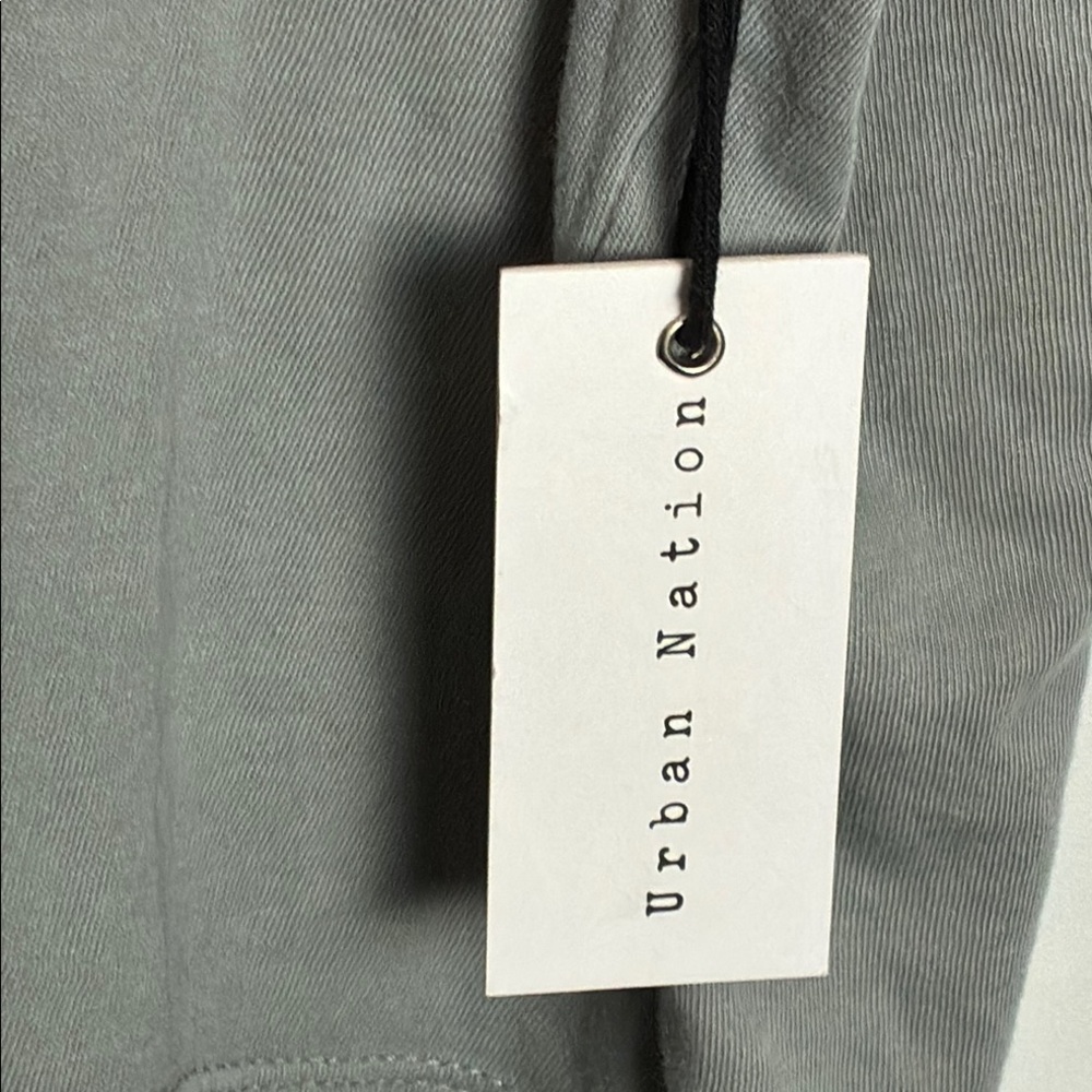 Urban Nation Gray Montana Graphic Cropped Tee - Tshirt - Picture 4 of 6
